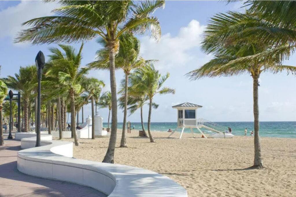 Swaying Palm Beach House Fort Lauderdale Eksteriør bilde